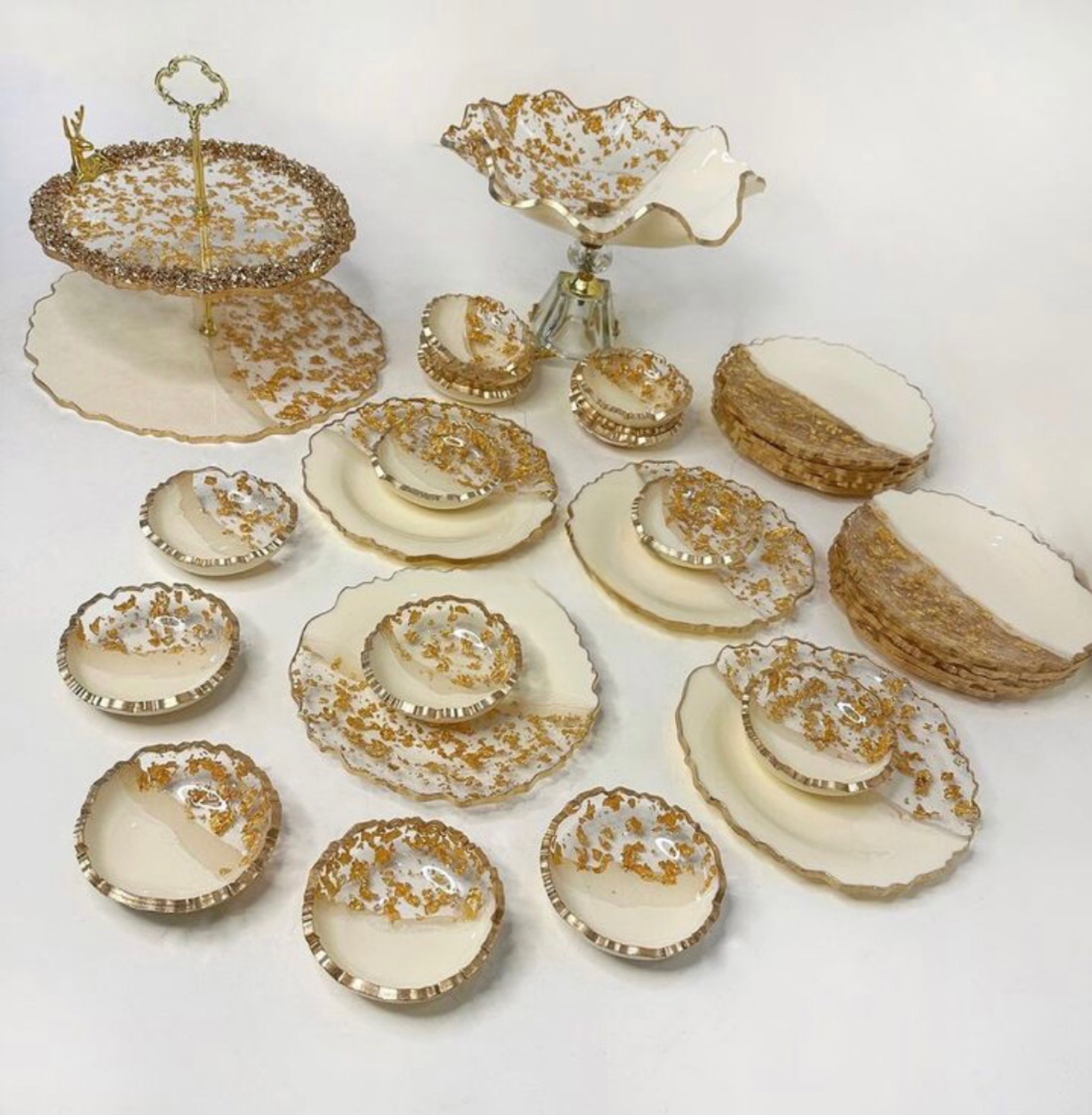 Six-Person Luxury Resin Serving Set – White & Gold